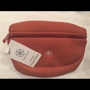 GAIAM yoga ‘altitude’ neoprene waist belt pack in very coral NWT.  Last one.